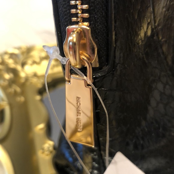 New Michael Kors Genuine Snake Large Travel Pouch - Picture 5 of 10